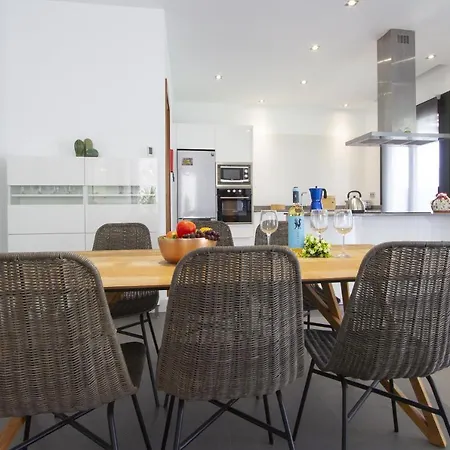 Luxury Mojones Short Walk To Old Town Private Heated Pool *