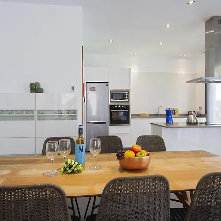 Luxury Mojones Short Walk To Old Town Private Heated Pool *