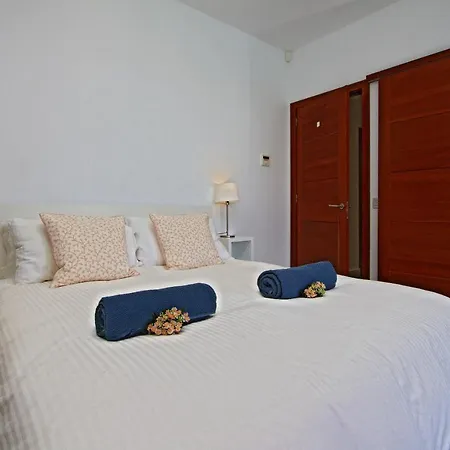 Luxury Mojones Short Walk To Old Town Private Heated Pool