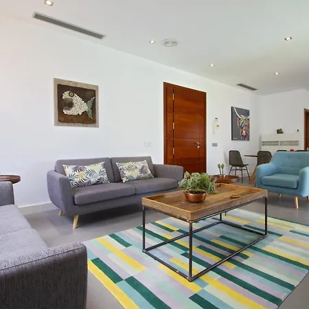 Mojones: Luxury Retreat With Heated Pool Near Old Town Villa