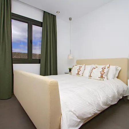 Mojones: Luxury Retreat With Heated Pool Near Old Town Villa *