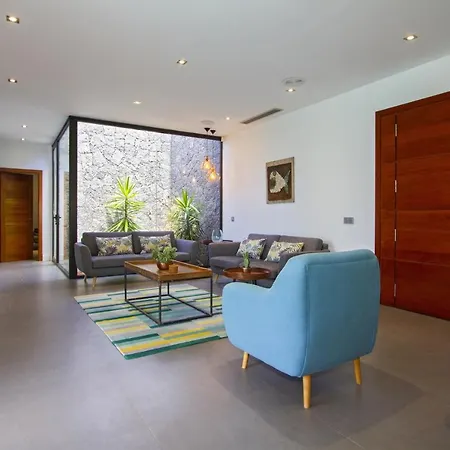 Mojones: Luxury Retreat With Heated Pool Near Old Town