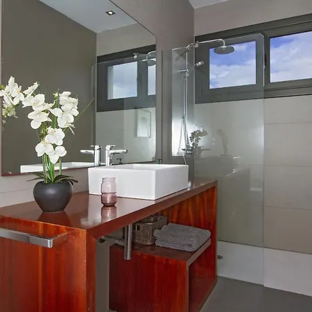 Mojones: Luxury Retreat With Heated Pool Near Old Town Tias