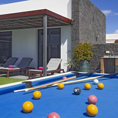 Mojones: Luxury Retreat With Heated Pool Near Old Town Villa Tias