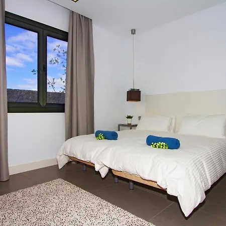 Villa Mojones: Luxury Retreat With Heated Pool Near Old Town Tias