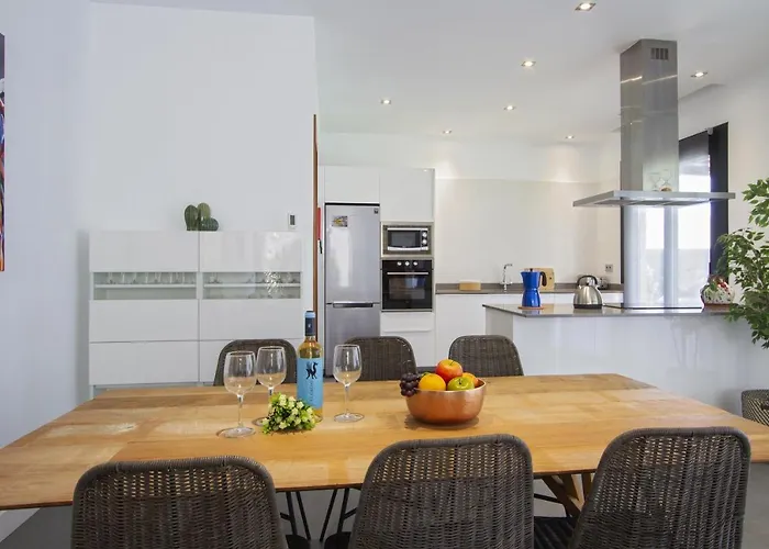 Luxury Mojones Short Walk To Old Town Private Heated Pool *