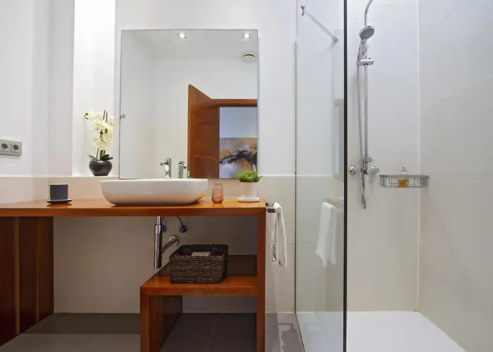 Luxury Mojones Short Walk To Old Town Private Heated Pool 蒂亚斯