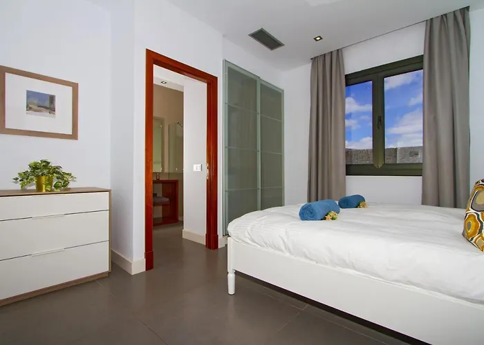 فيلة Luxury Mojones Short Walk To Old Town Private Heated Pool تياس