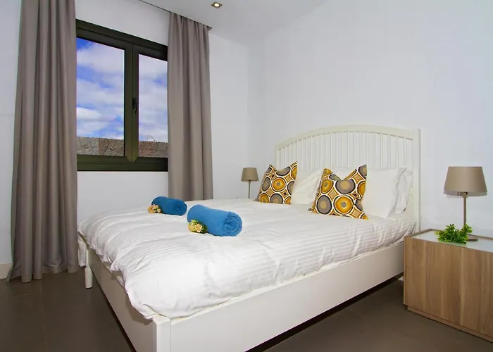 Luxury Mojones Short Walk To Old Town Private Heated Pool * تياس