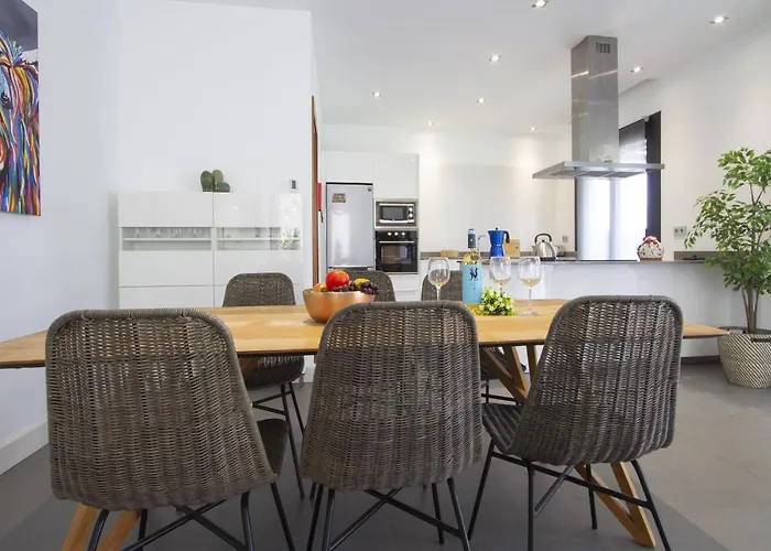 Luxury Mojones Short Walk To Old Town Private Heated Pool *